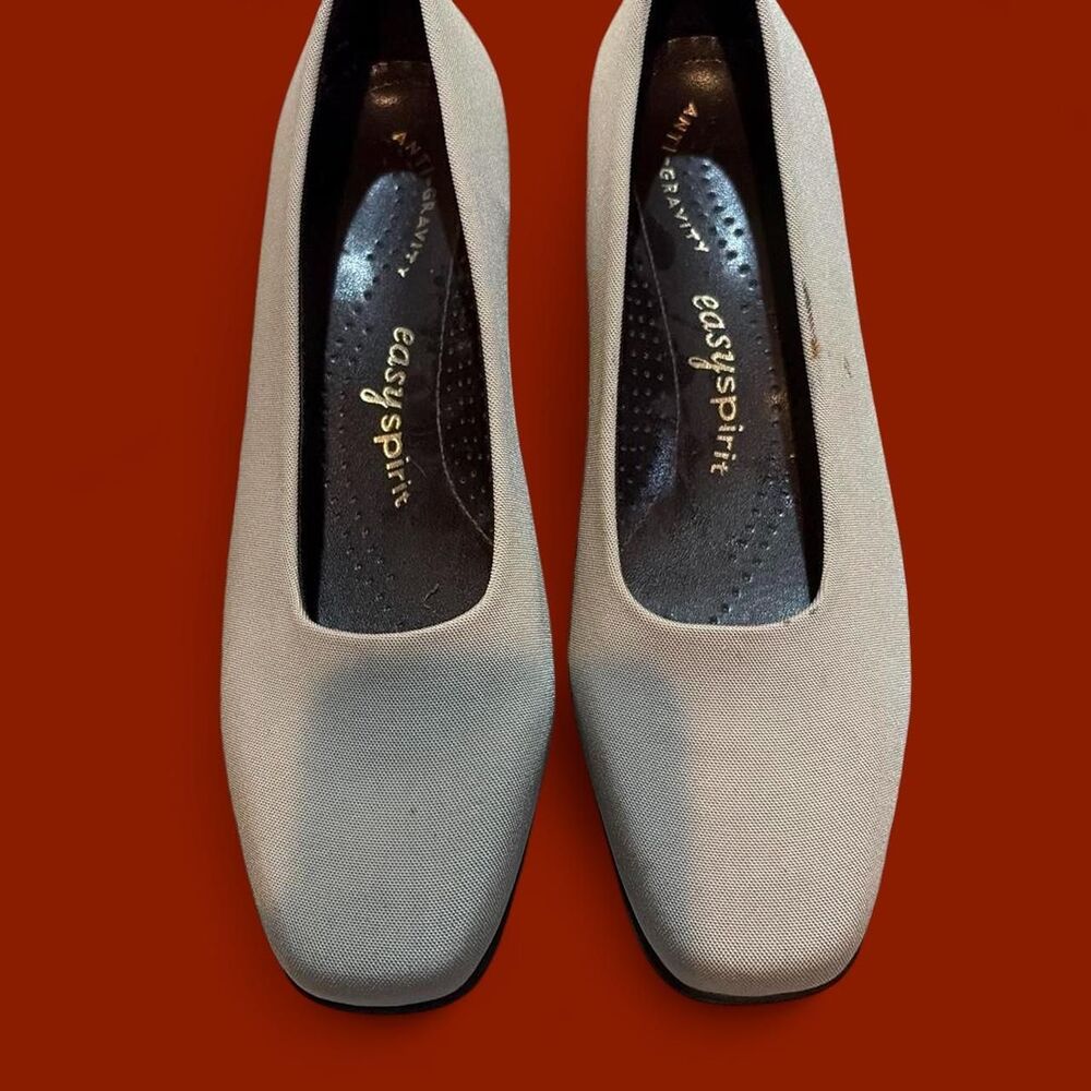Easy-spirit Women's Cream and Tan Footwear- Size 7.5